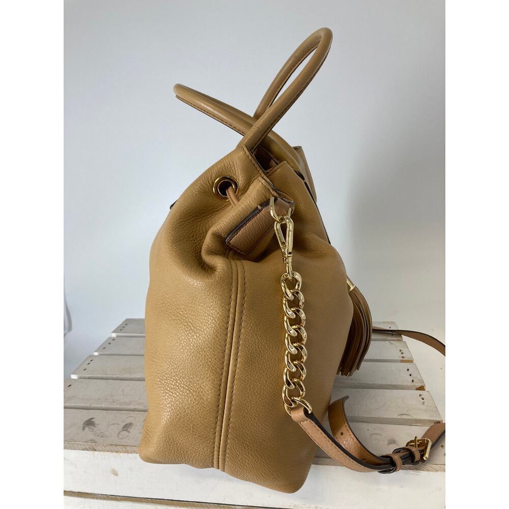 MICHAEL KORS, LARGE CAMEL LEATHER CROSSBODY BAG WITH TASSEL - Picture 2 of 16